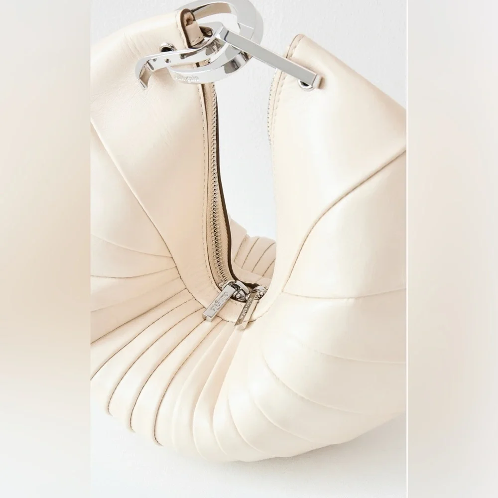 Cult Gaia ubah clutch - Picture 10 of 14